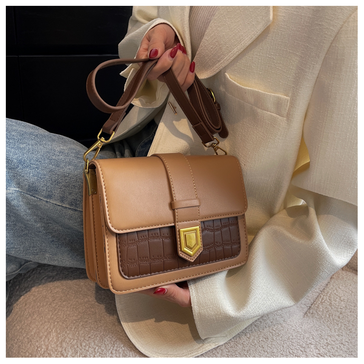 Women&#039;s Bag 2022 Spring/Summer Contrast Color Pu Saddle Bag Lock Semicircle Messenger Bag Crossbody Bag