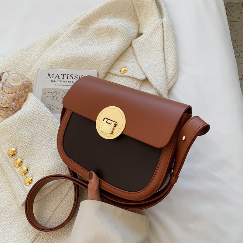 Large round Lock Saddle Bag 2021 Winter New Niche Design Retro Messenger Bag High Sense All-Match Shoulder Bag