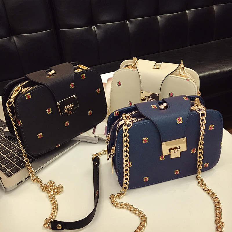 Factory Wholesale Small Square Bag Women&#039;s Chain Clip Bag Women&#039;s Printing Lock Pouch Single Shoulder Crossbody Can Be Customized