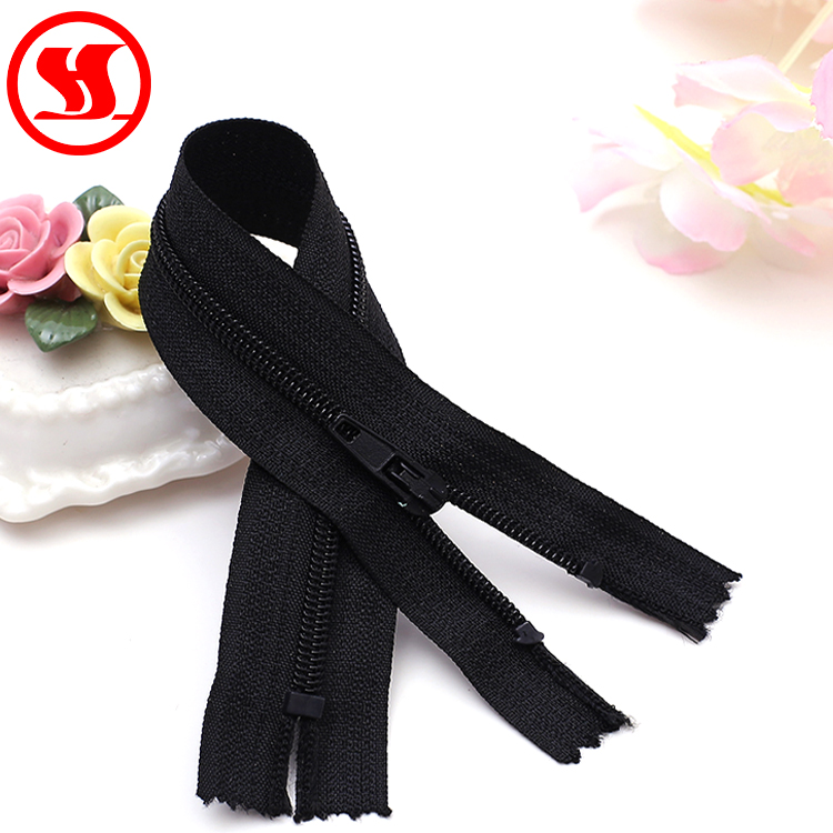 Manufacturer direct selling A alloy with lock automatic head closure zipper customized 5 nylon closure zipper customized