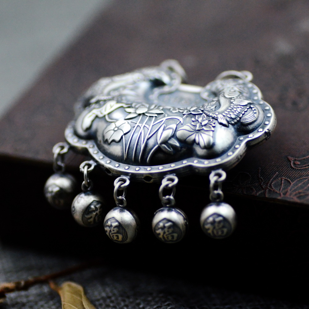Vintage Thai Silver Pure Silver S990 Fish Play Lotus Pendant Female Lucky Adult Longevity Lock Sweater Chain Pendant