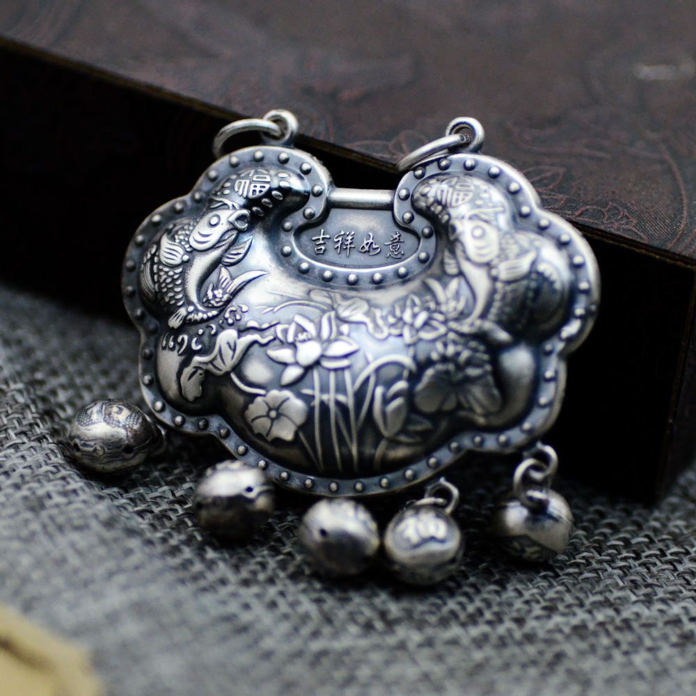 Vintage Thai Silver Pure Silver S990 Fish Play Lotus Pendant Female Lucky Adult Longevity Lock Sweater Chain Pendant