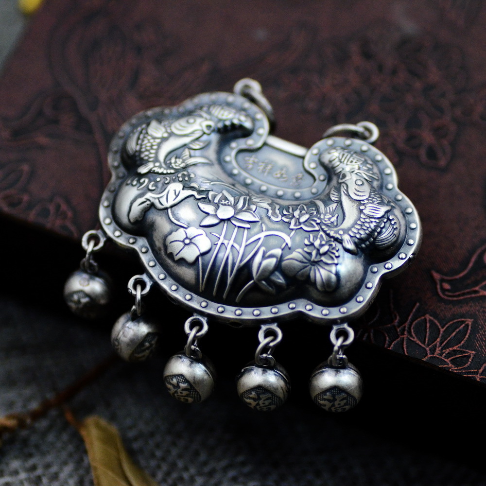 Vintage Thai Silver Pure Silver S990 Fish Play Lotus Pendant Female Lucky Adult Longevity Lock Sweater Chain Pendant
