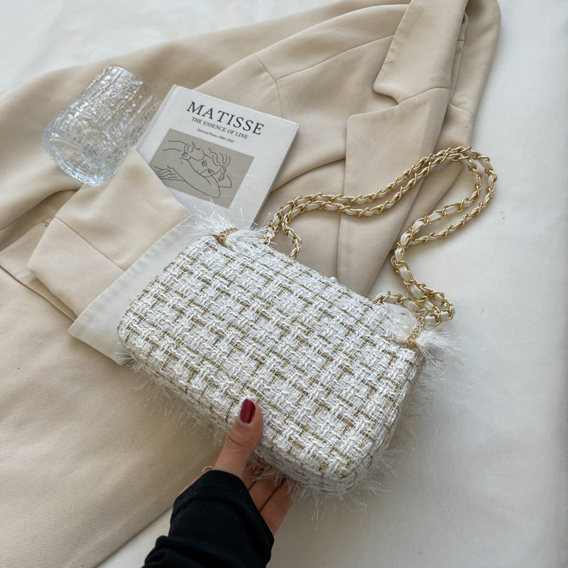 Fashion Furry Women&#039;s Twist Lock Bag Bag 2021 Autumn and Winter New Chain Small Square Bag Korean Style Woolen Shoulder Messenger Bag Fashion