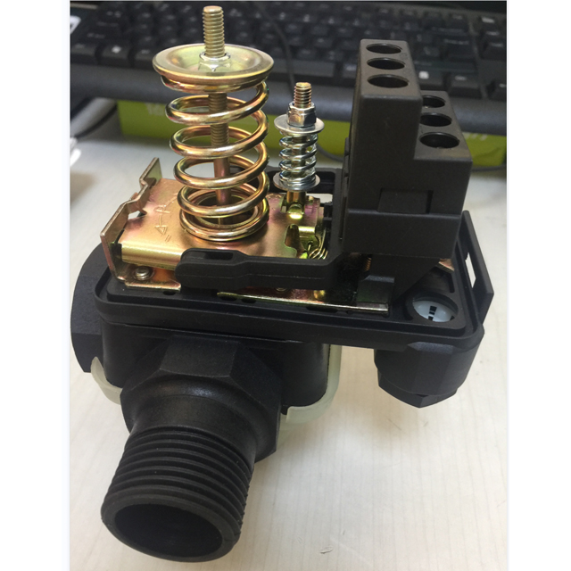Pressure switch mechanical pressure control for water pump