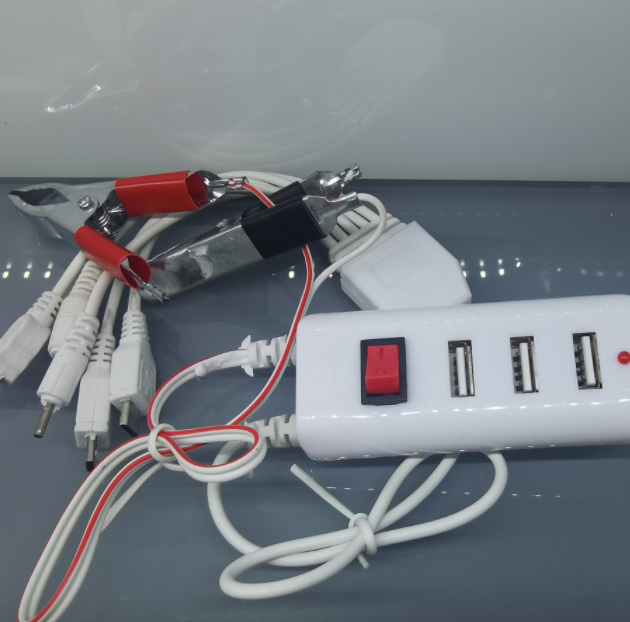 3usb Car Charger with Switch Clip