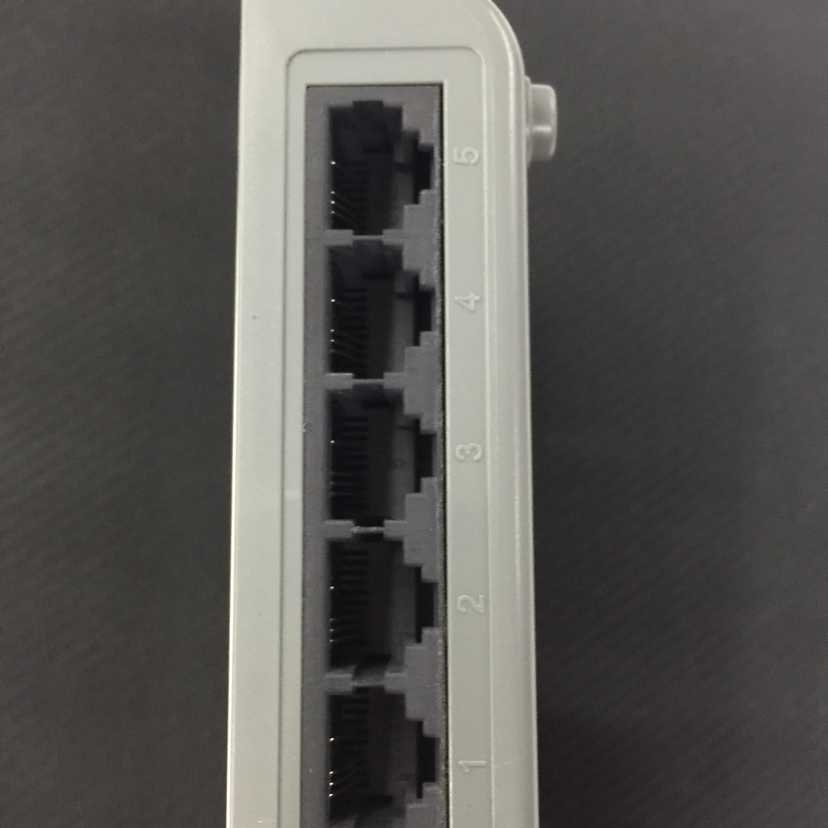 Tenda S105  5-Port  Fast  Ethernet  Switch