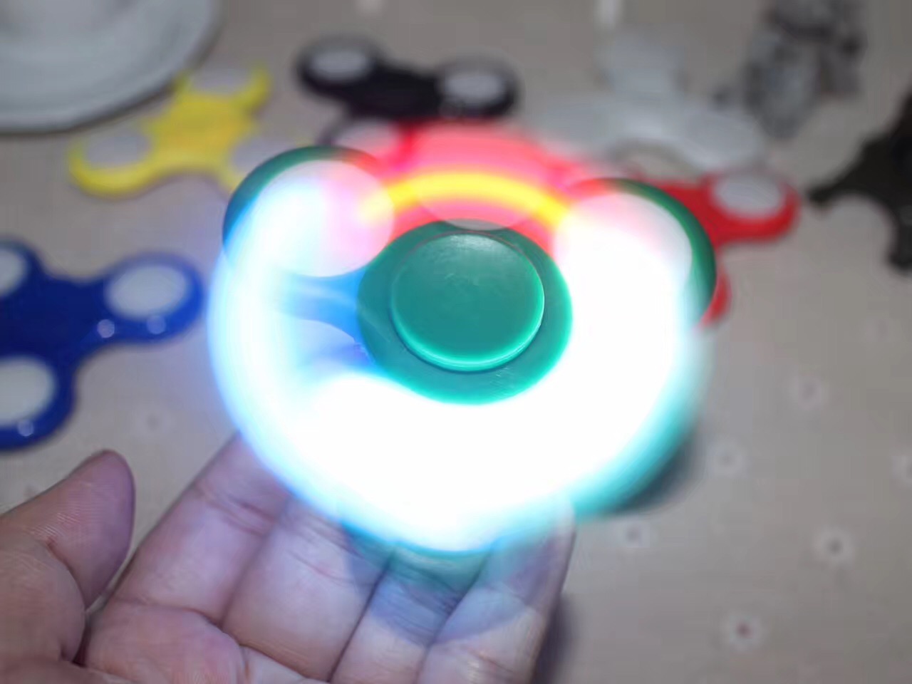 2099 New Hand Spinner Fingertip Gyro Children&#039;s Toys with Switch Wholesale