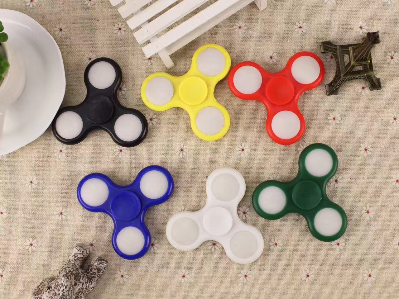 2099 New Hand Spinner Fingertip Gyro Children&#039;s Toys with Switch Wholesale