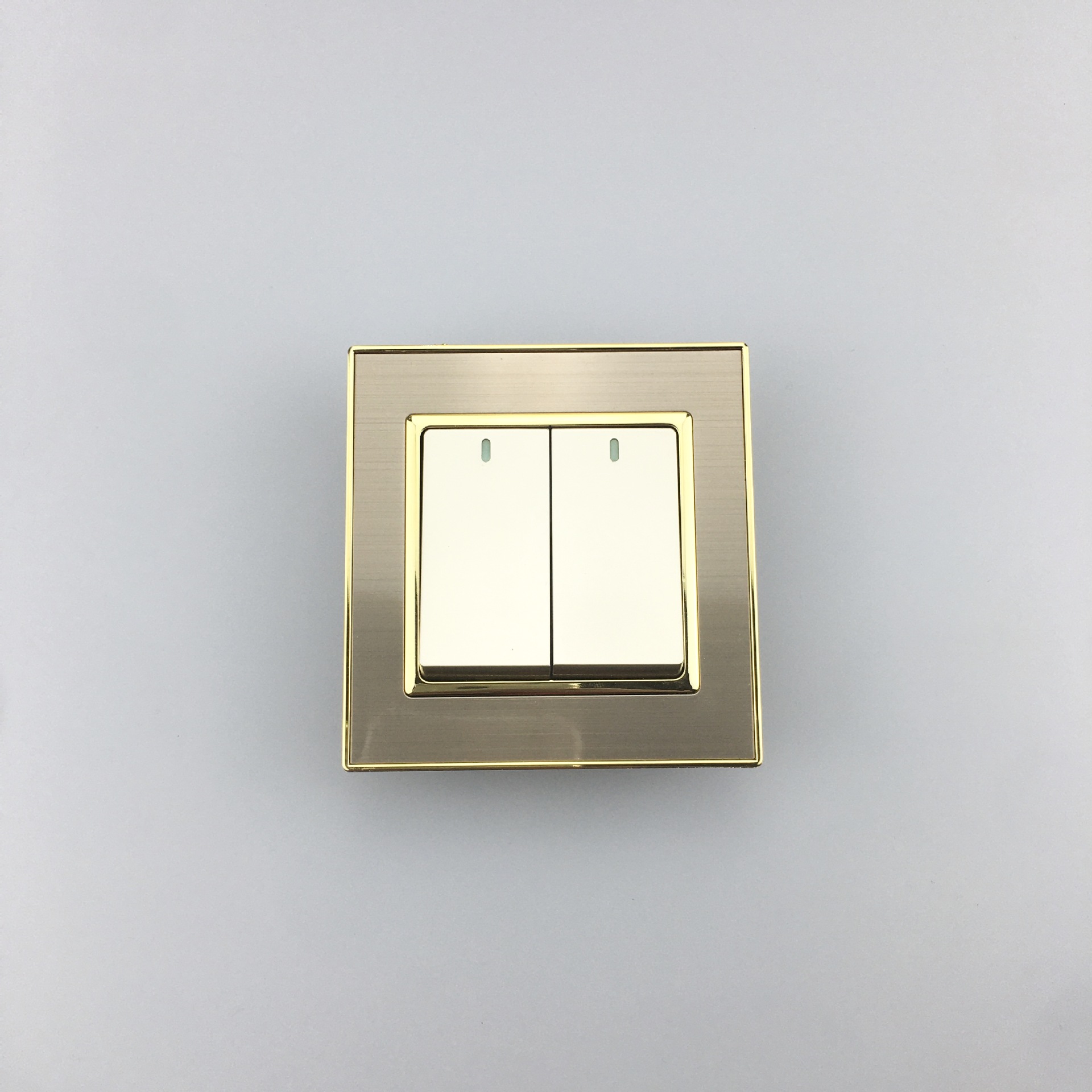 Gold-Plated Matte Single-Open Multi-Open Silver Contact Button Wall Switch British Wall Socket with Switch Wall Plug