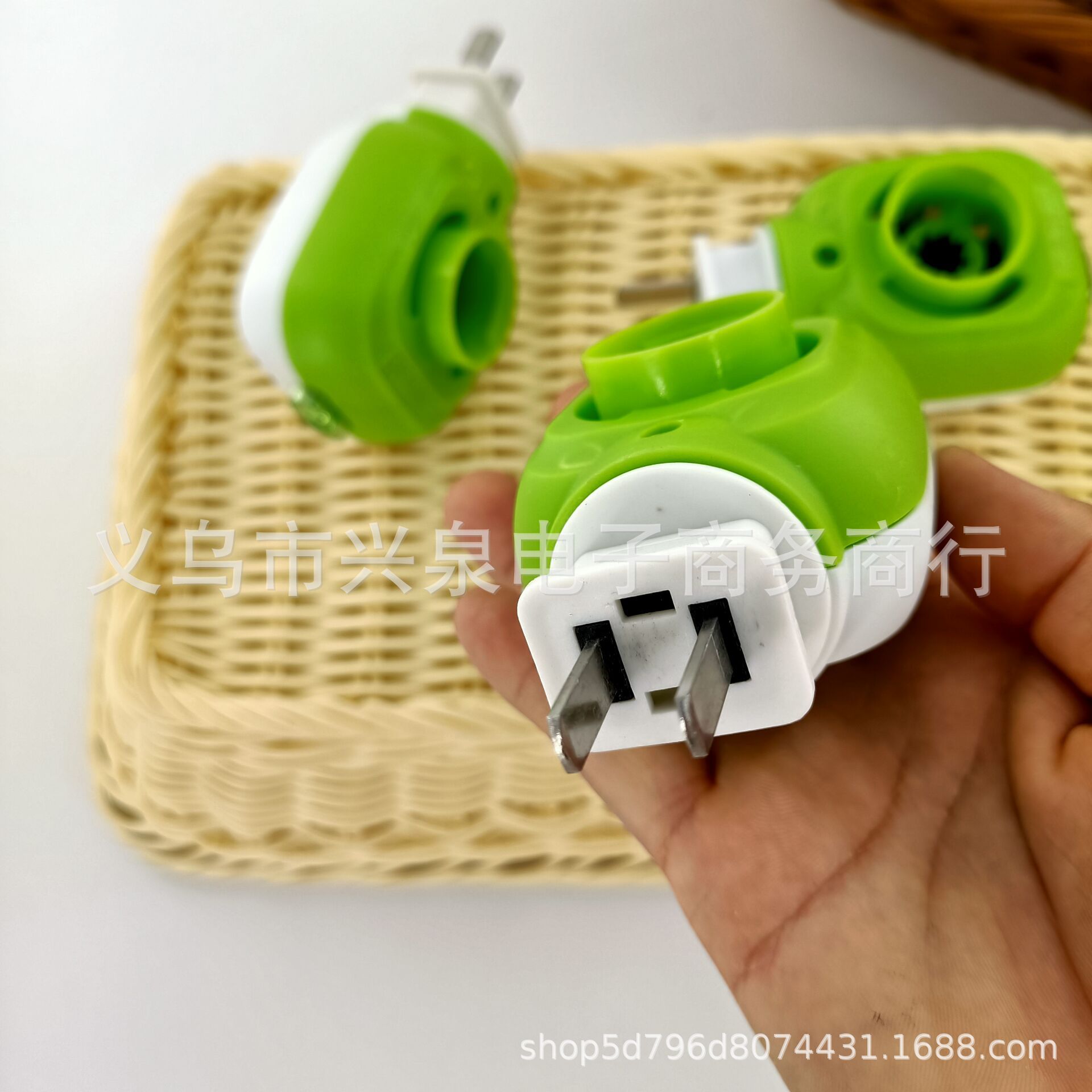 Electrothermal Mosquito Repellent Liquid Heater Electric Mosquito Device Plug-in Mosquito Repellent with Switch Household Mosquito Repellent 2 Yuan Supply