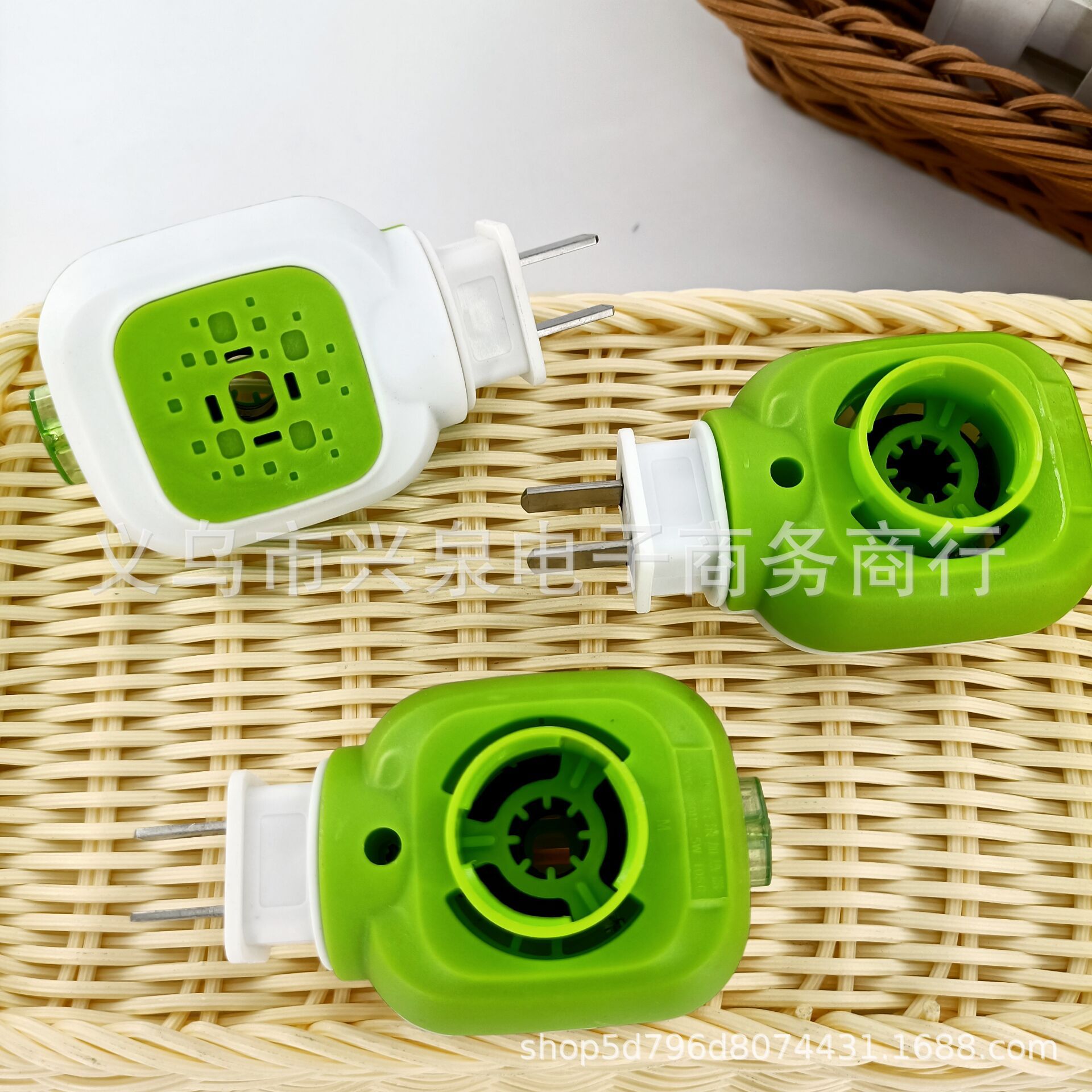 Electrothermal Mosquito Repellent Liquid Heater Electric Mosquito Device Plug-in Mosquito Repellent with Switch Household Mosquito Repellent 2 Yuan Supply