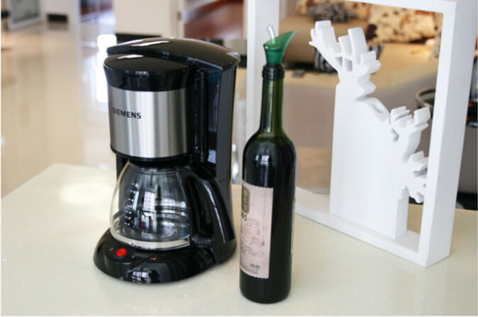 Wine Stopper Wine Container Red Wine with Switch Sealing Plug Wine Container Wine Stopper Kitchen Gadgets in Stock