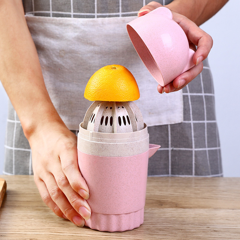 Manual Juicer Straw Cartoon Dual-Use Fruit Cup Hand Pressure Lemon Mini Multi-Function Lemon Penguin Juicer Cup