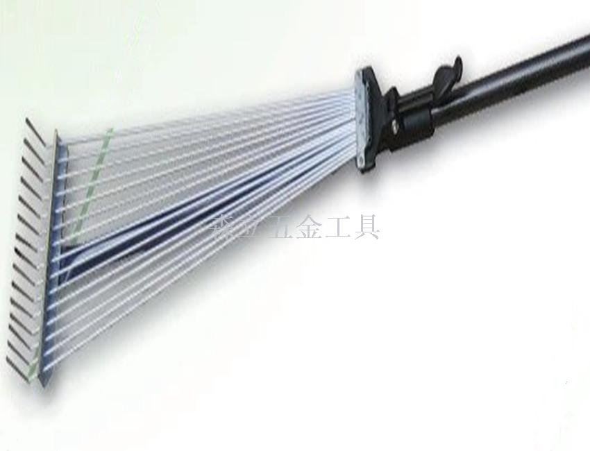  Telescopic straw rake leaves a Telescopic steel wire straw harrow Electroplated 18T color zinc rake