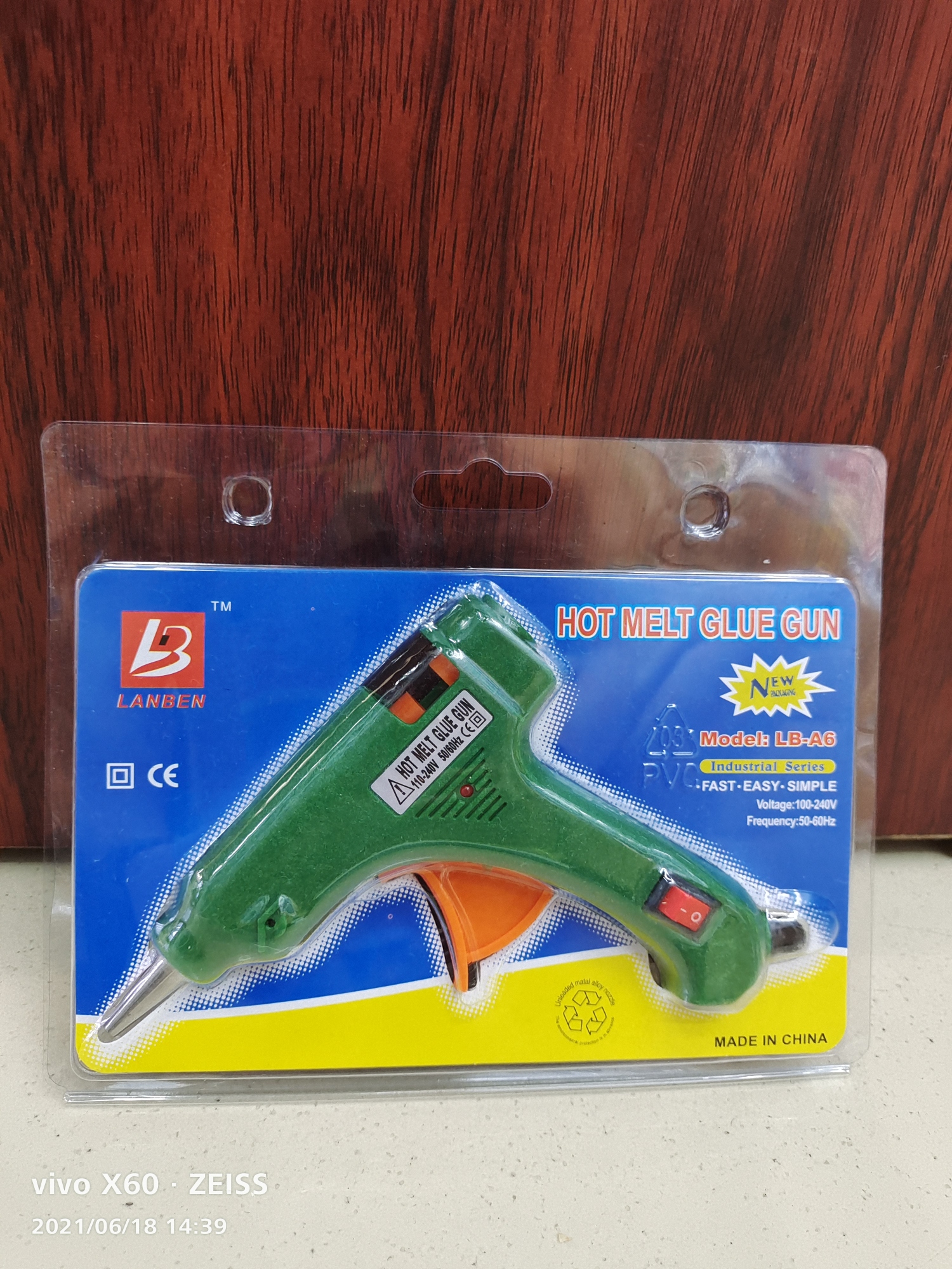Factory Direct Sales Hot Melt Glue Gun Classic Creative Durable 20W Glue Gun