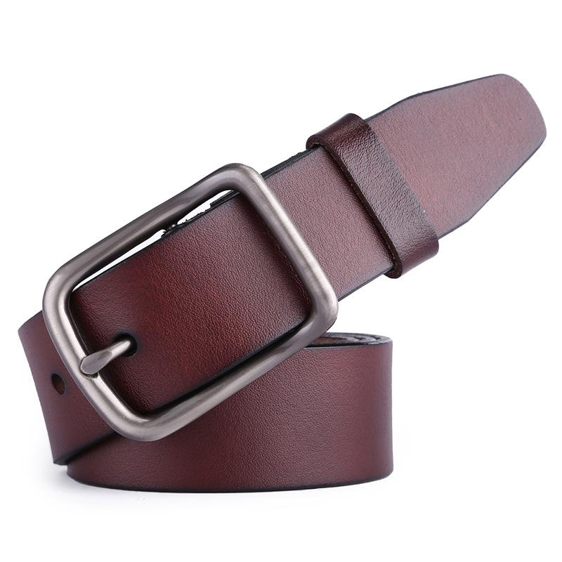 The factory sells men&#039;s new leather belt with buckles