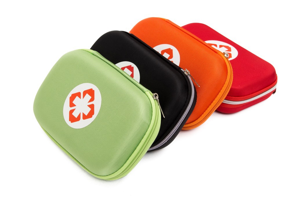 Multicolor outdoor travel portable first aid kit factory spot direct sale of emergency car carrying family type function pack