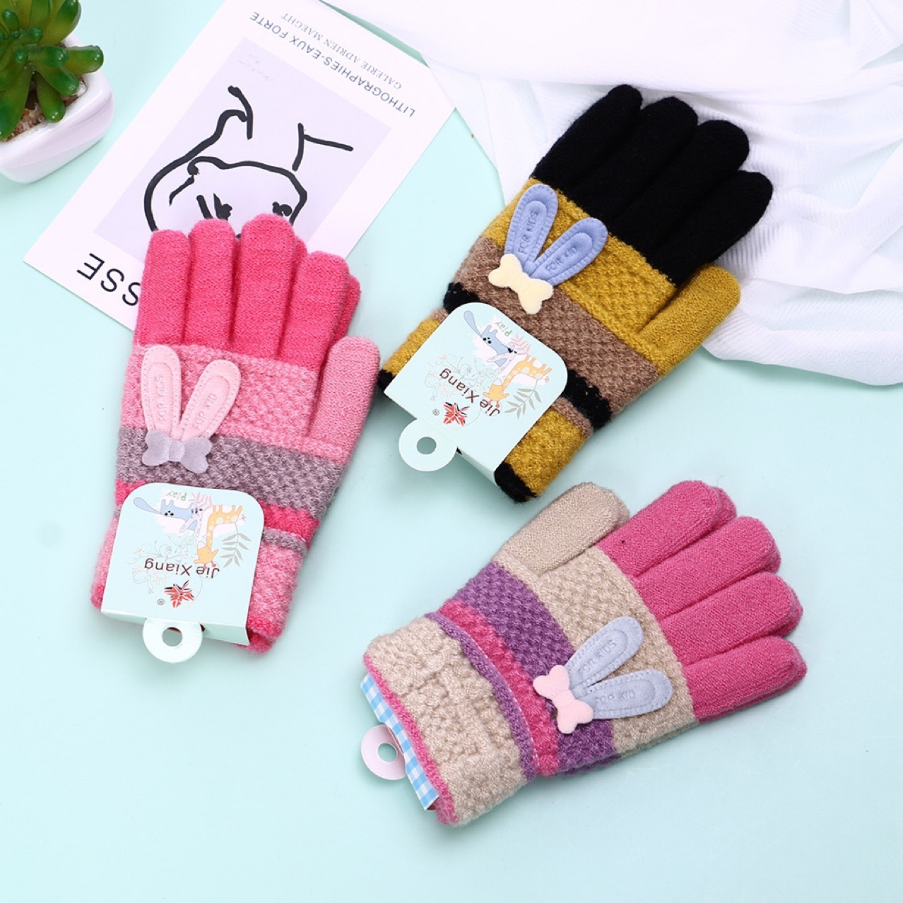 New Autumn and Winter Baby Warm and Cute Kids Boys Girls Writing Cartoon Children Gloves Thin Winter Gloves