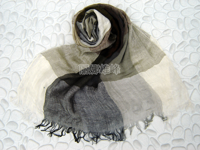 Specializing in the production of flax yarn-dyed scarf
