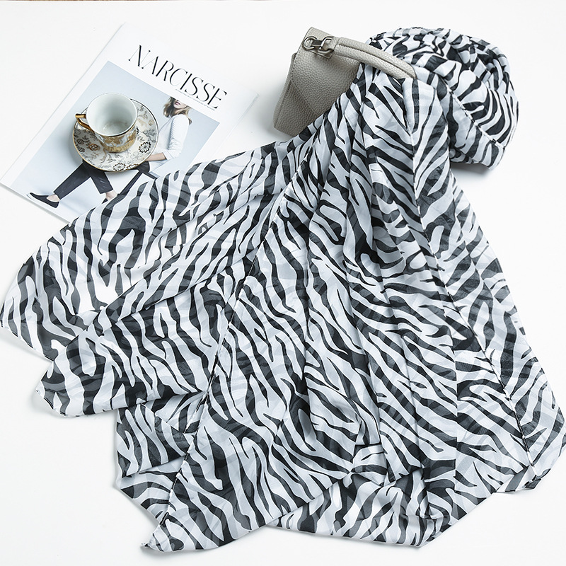 AliExpress Hot Sale Autumn and Winter New European and American Leopard Print Size Chiffon Printing Long Scarves One Piece Dropshipping