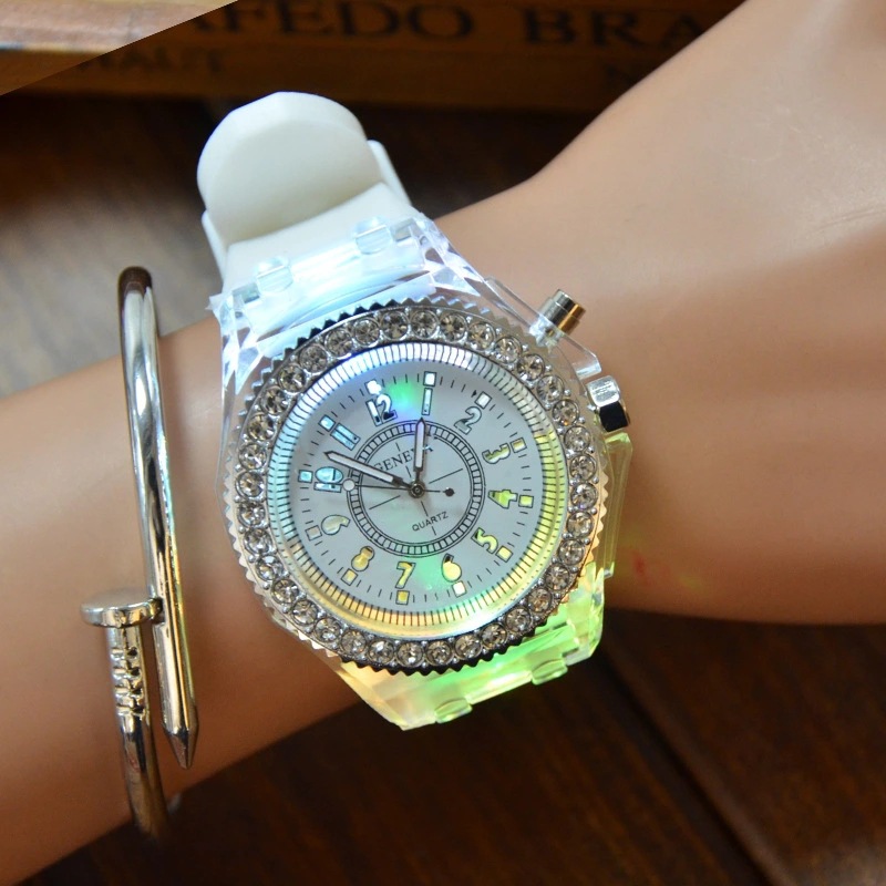 Silicone Watch Whole Women&#039;s Fashion Watch Student Watch Flashing Light Led Diamond Foreign Trade Popular Style Watch