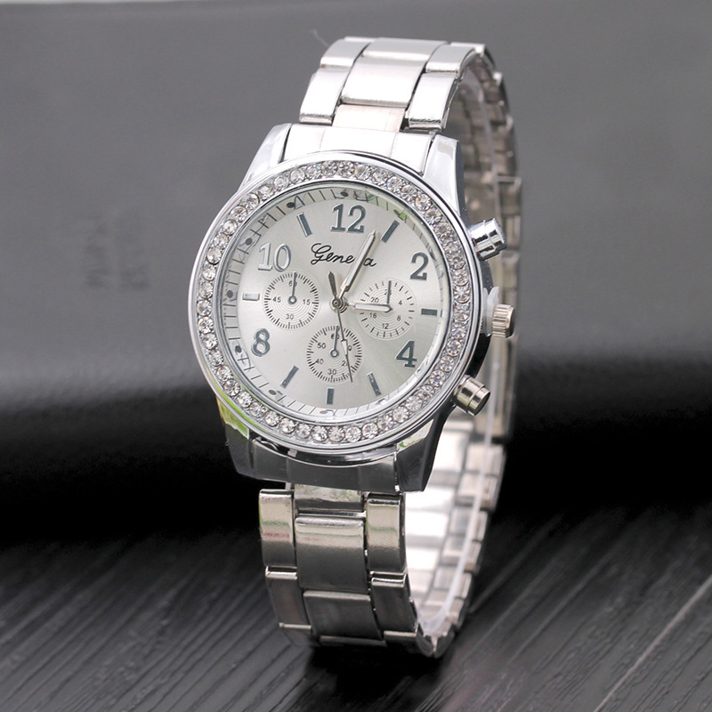 Hot Geneva Three-Eye Diamond Alloy Watch Women&#039;s European and American Steel Belt Casual Ornament Watch Wholesale