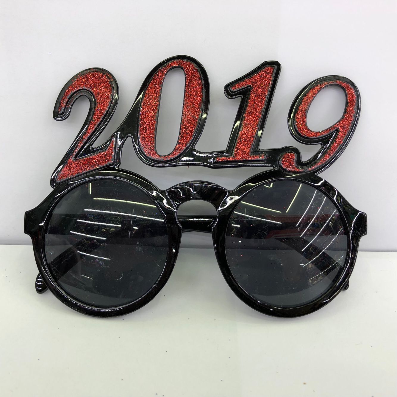 Manufacturers sell New Year&#039;s digital glasses 2019W-3.