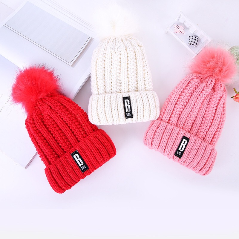 Korean version of the new lady B letters labeled knitted hat plus warm wool hat accessories spot wholesale