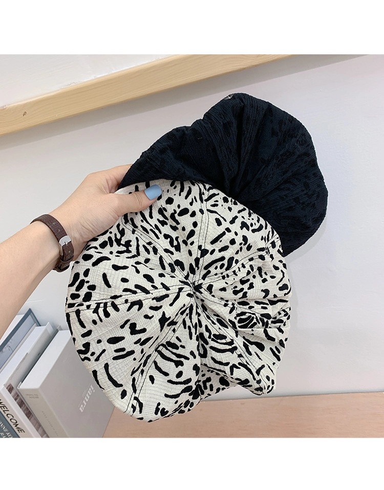Beret Women&#039;s Spring and Autumn Thin Vintage Leopard Print Painter Head Net Red Concave Lady Hat