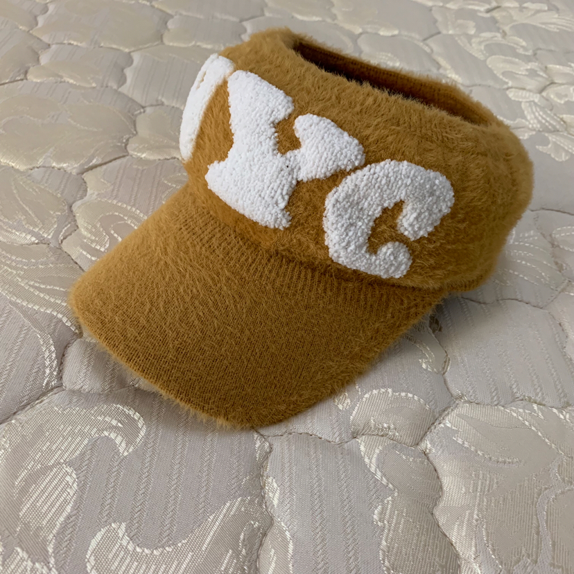 Hat lady Korean version joker fashion female warm duck tongue baseball cap mink feather autumn winter day letter hollow Hat