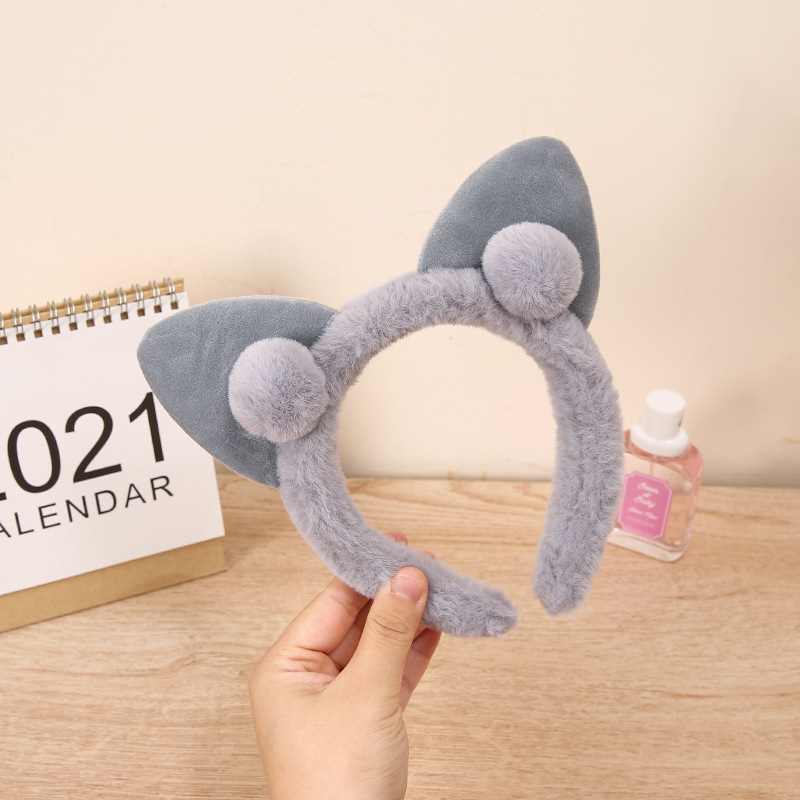 Japanese and Korean Cartoon Cute Little Wild Cat Headband Furry Triangle Cat Ears Fur Ball Face Washing Hair Fixer Headband Hairpin Tide