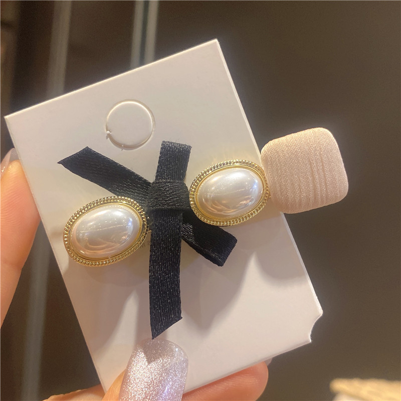 Girl Chanel-Style ~ Minimalist Bowknot Clip Headdress Hairpin Side Retro Bang Clip Forehead Elegant Hair Pin