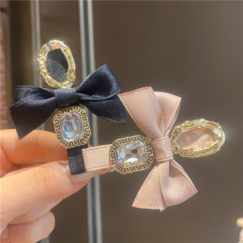 Girl Chanel-Style ~ Minimalist Bowknot Clip Headdress Hairpin Side Retro Bang Clip Forehead Elegant Hair Pin