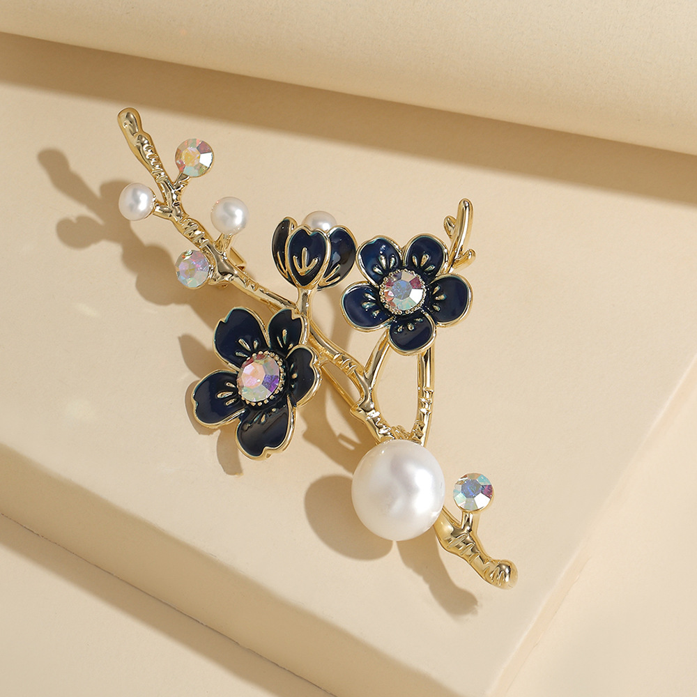 2021 New Retro Elegant Plum Brooch Real Gold Plating High-End Brooch Pin Clothing Accessories Wholesale Delivery