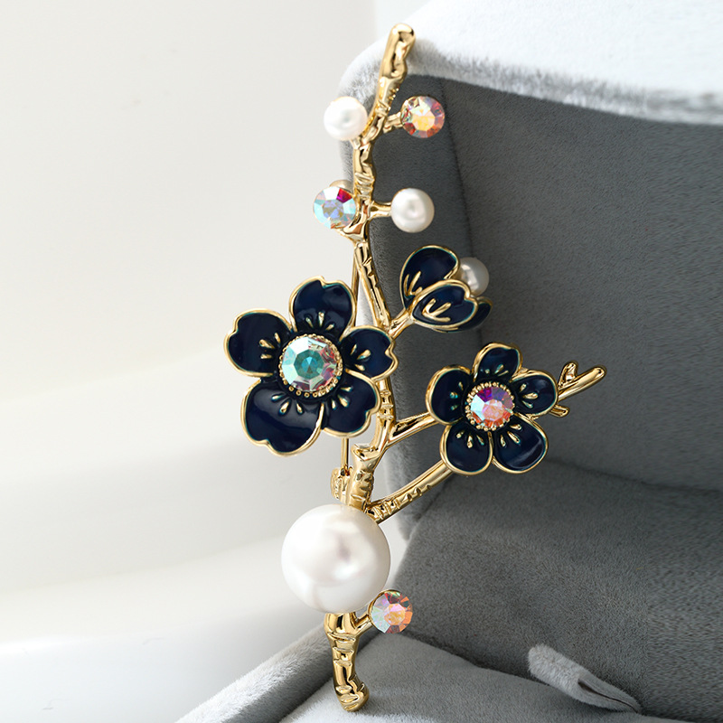 2021 New Retro Elegant Plum Brooch Real Gold Plating High-End Brooch Pin Clothing Accessories Wholesale Delivery