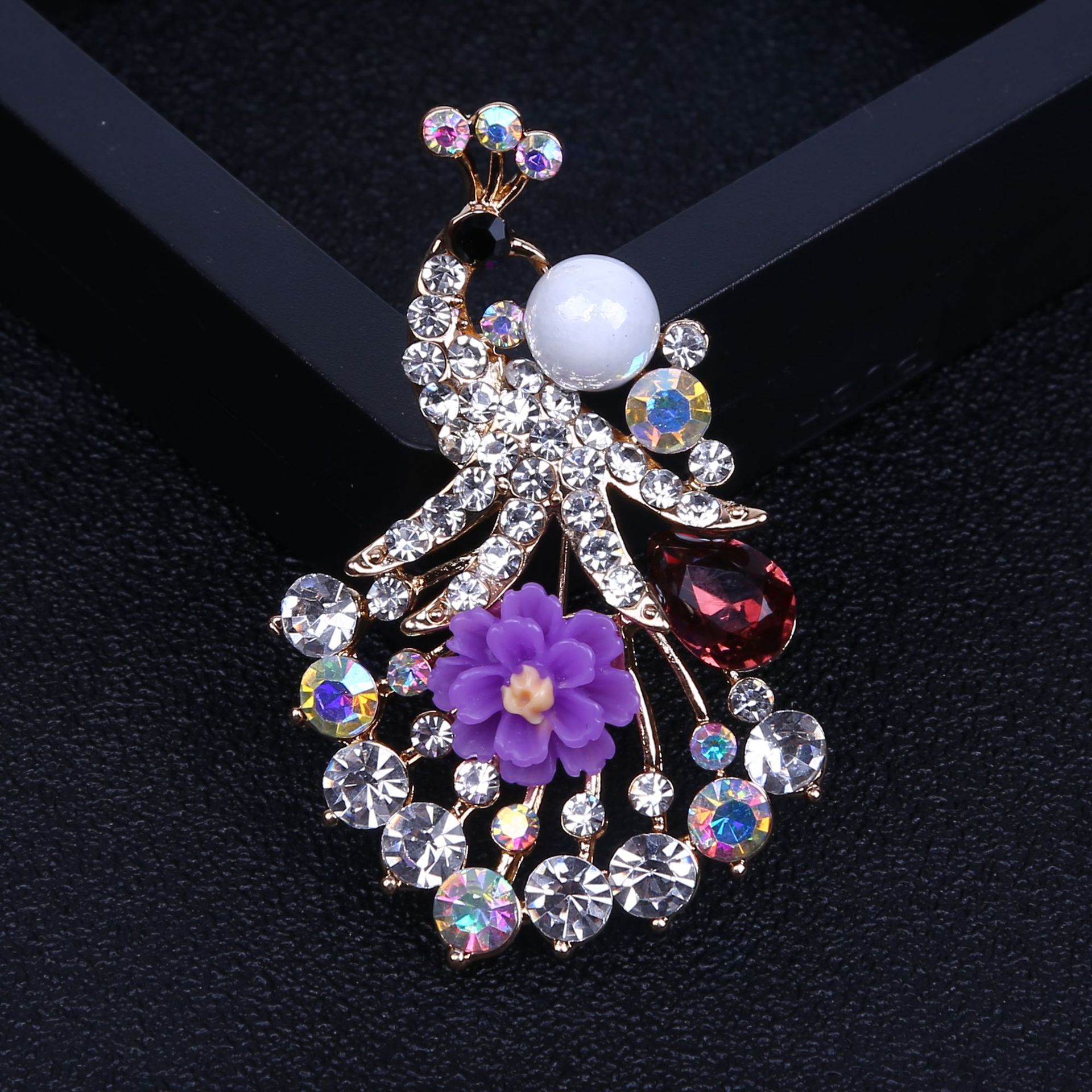 Korean version of high-grade environmental alloy flower brooch crystal glass simple brooch brooch flowers hot style brooch