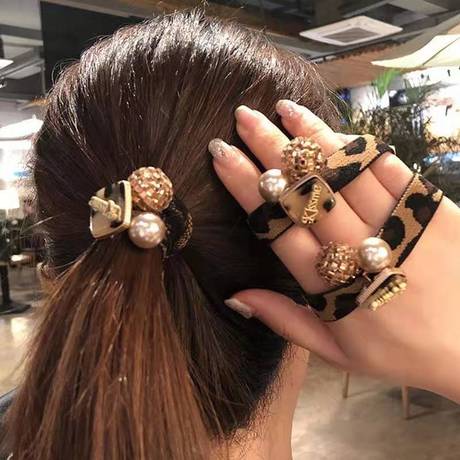 South Korea East Gate Leopard Grain Wide Rubber Band letter rope Pearl ring Knot hair rope two yuan shop Supply Headwear