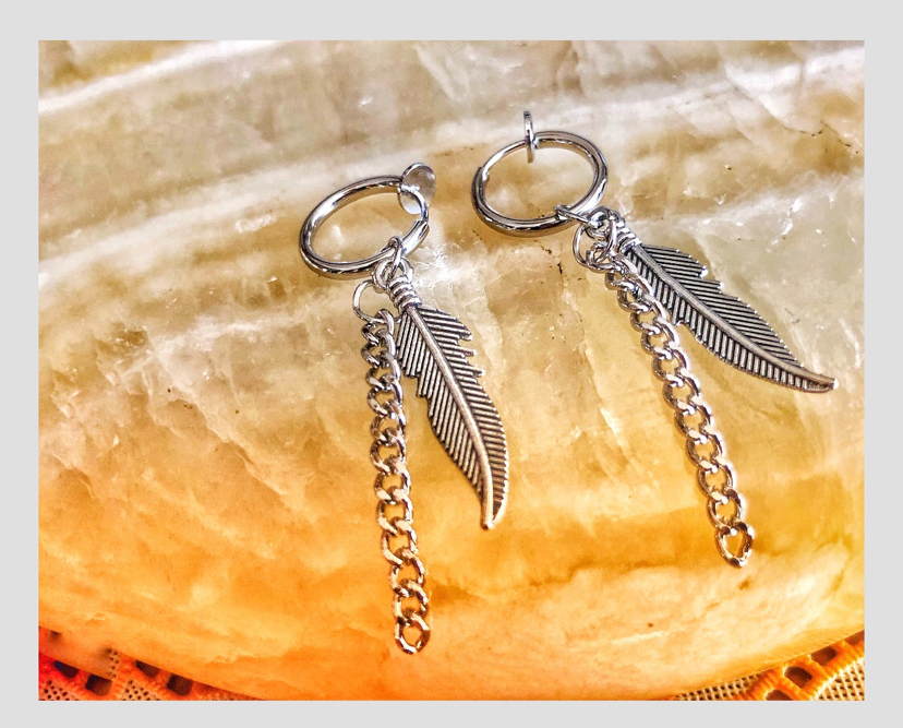 Clip-on Earrings &amp;#127514; ◆ Hole with Chain Feather Earrings Male and Female Heroine