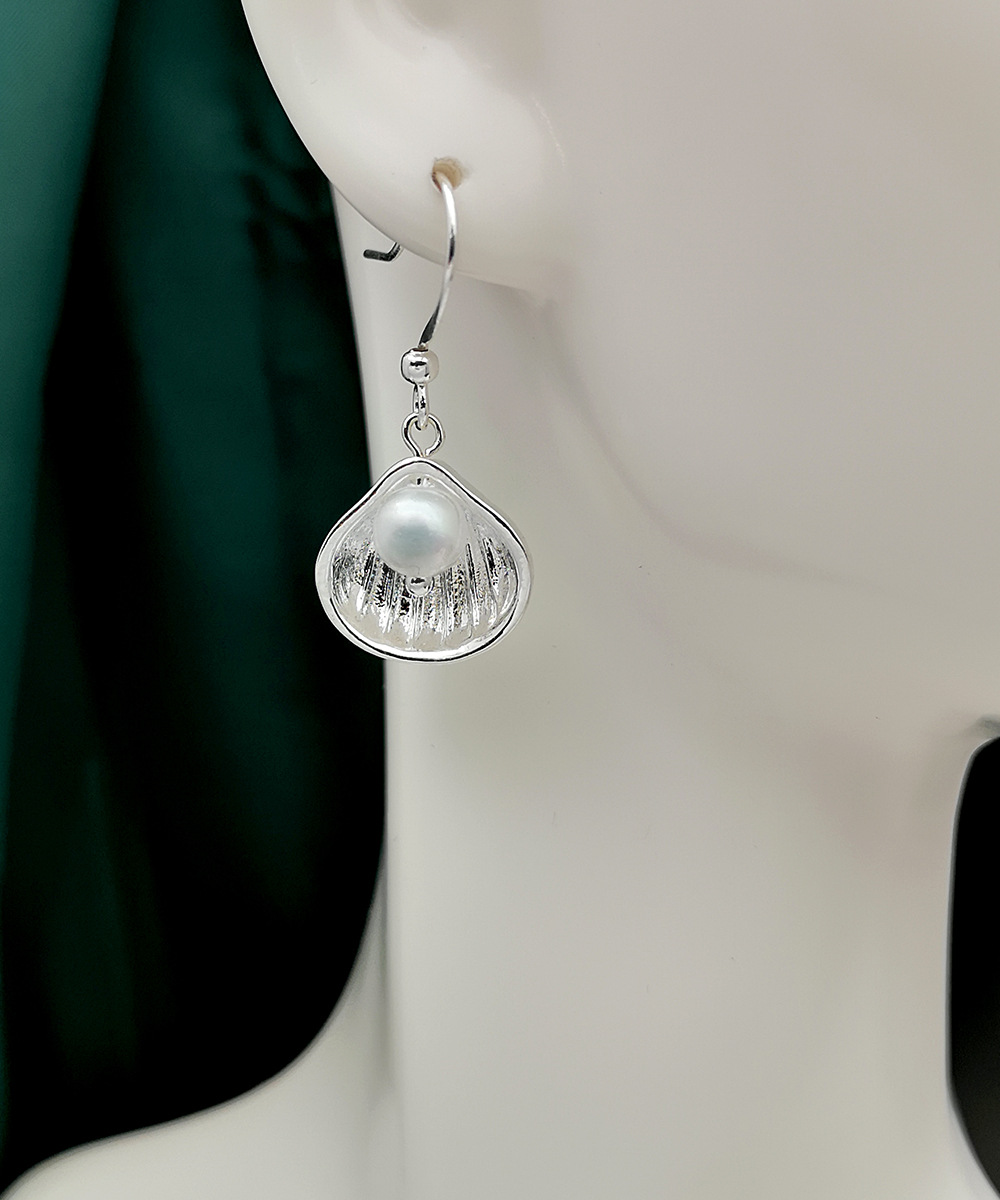 Rong Yu Simple Lady Fashion Shell Pearl Earrings Women&#039;s Japanese and Korean Pure Small Girl 925 Ornament Ear Hook