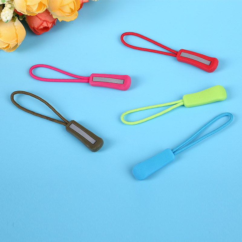 Zipper Head Factory Direct Sales Injection Pull Head New Reflective Pull Tail Reflective Pull Tab Mold Opening Multi-Color Optional Customization