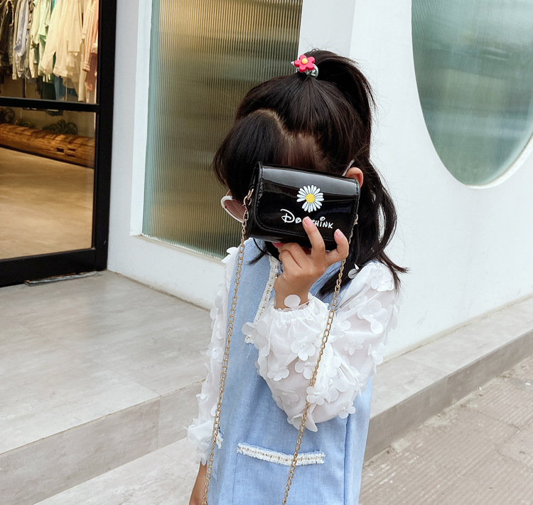 Children's Bags Mini Chain Shoulder Bag Cartoon Bag Graceful Mori Daisy Flower Small Square Bag Children's Bags Mini Chain Shoulder Bag Cartoon Bag Graceful Mori Daisy Flower Small Square Bag
