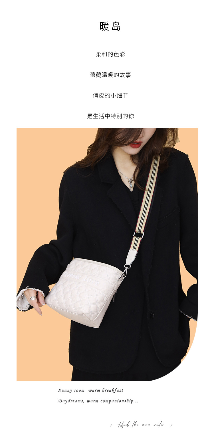 Cross-Border Genuine Leather Women's Bag Embroidery Thread Small Chanel-Style Bag Bucket Bag 2022 Trendy Fashion First Layer Leather One-Shoulder Messenger Bag