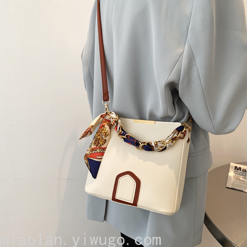  Station Bag for Women 2021 New Popular Online Red Fashion All-Match Mini Small Cross Body Bag Commuter Bucket Bag Ins