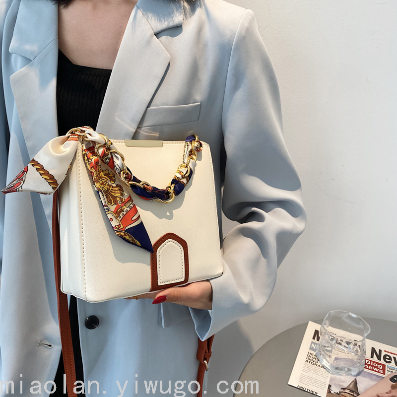  Station Bag for Women 2021 New Popular Online Red Fashion All-Match Mini Small Cross Body Bag Commuter Bucket Bag Ins