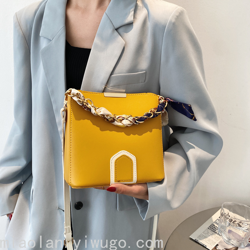  Station Bag for Women 2021 New Popular Online Red Fashion All-Match Mini Small Cross Body Bag Commuter Bucket Bag Ins