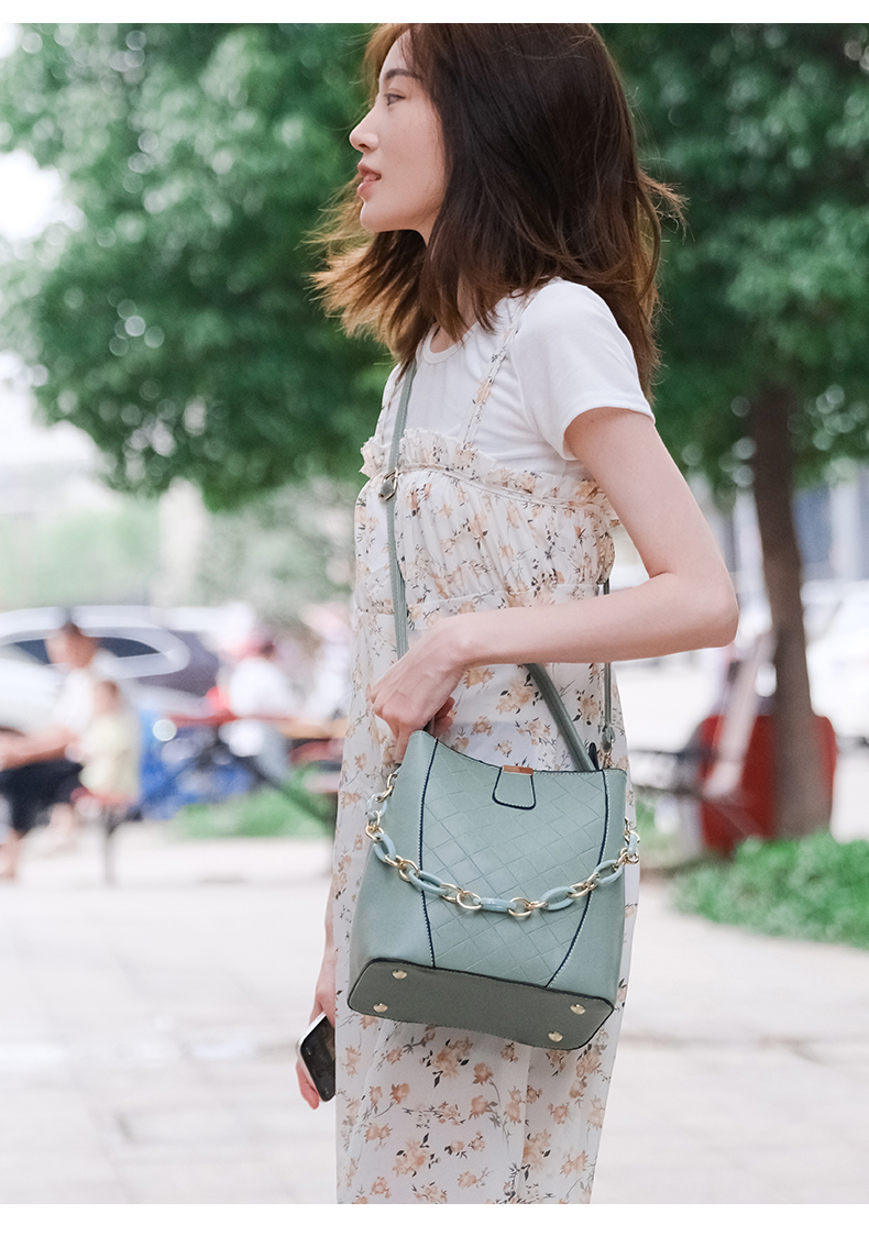 handbags bucket bag fashion bag crossbody bag Chain pendant All-Match women bag foreign popular style 13594