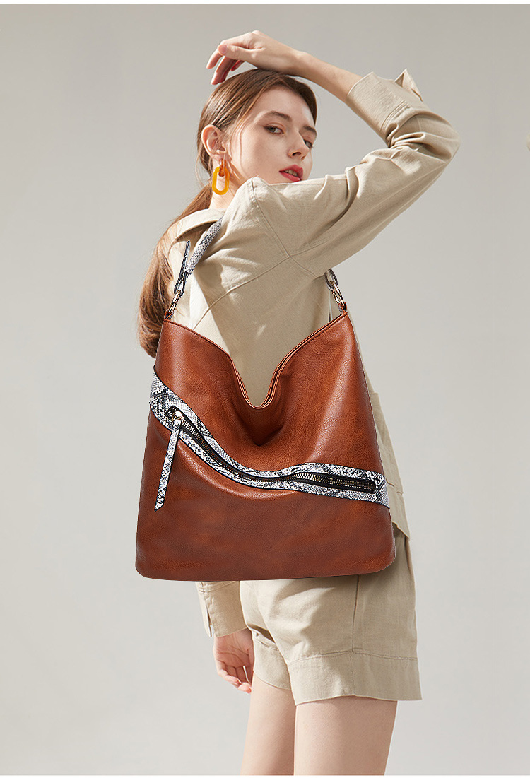 Foreign Trade 2021 Spring/Summer New Bucket Bag Snake Pattern Shoulder Bag Portable Big Bag European and American Fashion Women's Underarm Bag