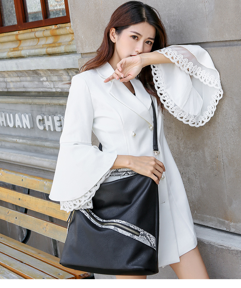 Foreign Trade 2021 Spring/Summer New Bucket Bag Snake Pattern Shoulder Bag Portable Big Bag European and American Fashion Women's Underarm Bag