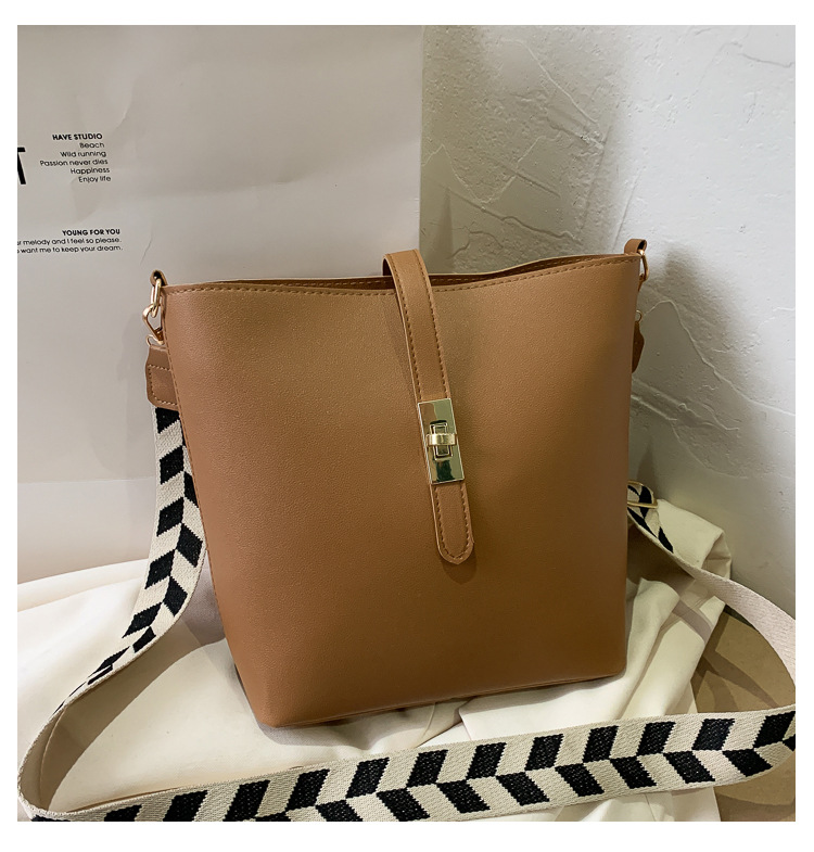 Vintage Bag Broadband Crossbody Bag Shoulder Western Style Bucket Bag